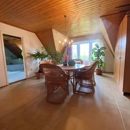 Eva Villa